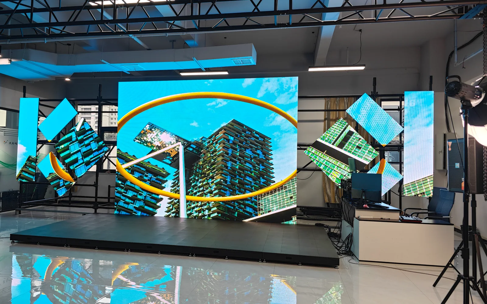 LED displays operating in a controlled showroom during diagnosis